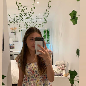 Meet your Posher, Antonia